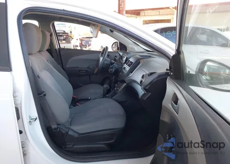 2016 Chevrolet Sonic Ls Auto z USA, uszkodzony, nr VIN 1G1JA5SH8G4152492